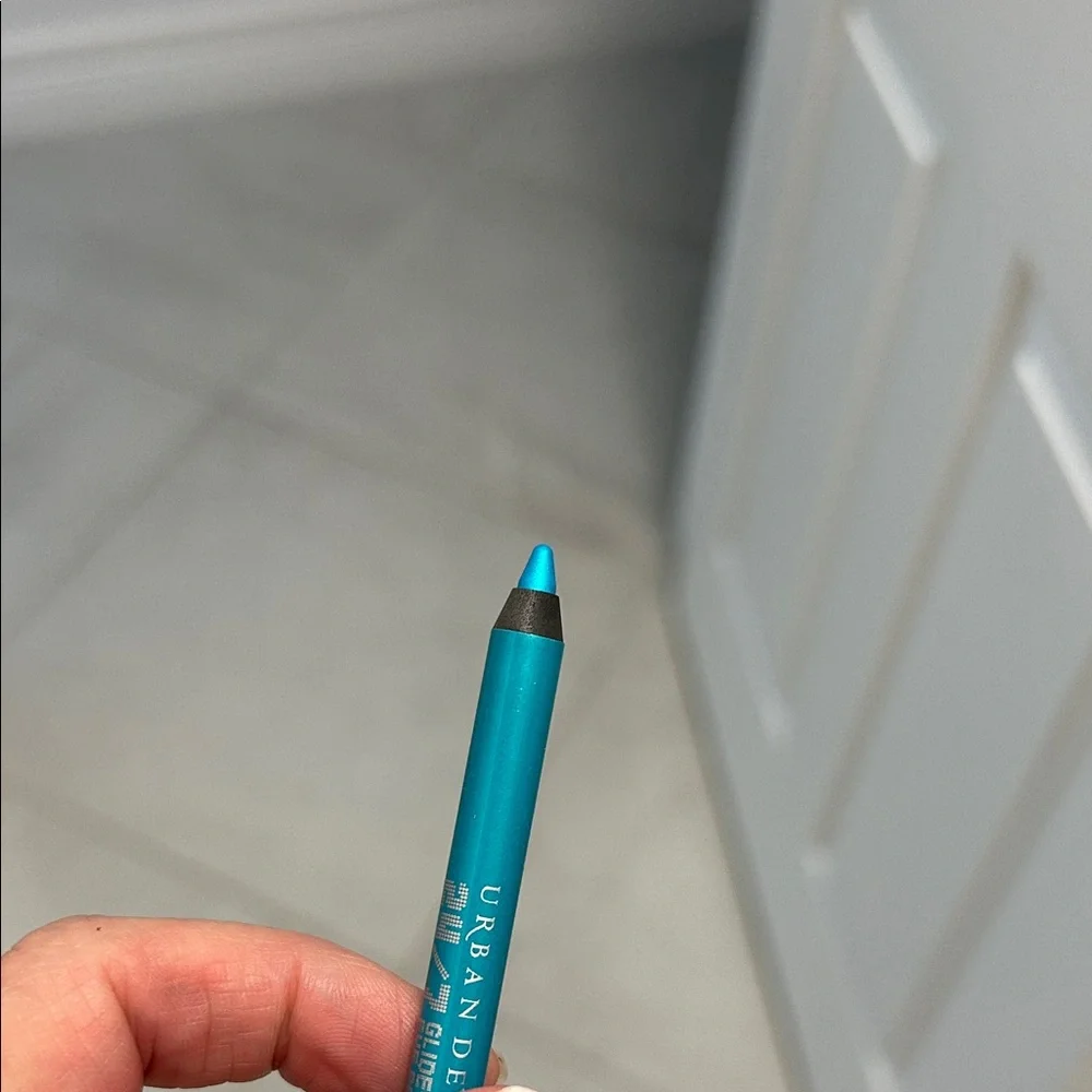 Electric 24/7 Glide On Eyeliner Pencil NEW Rare HTF - Picture 3 of 3